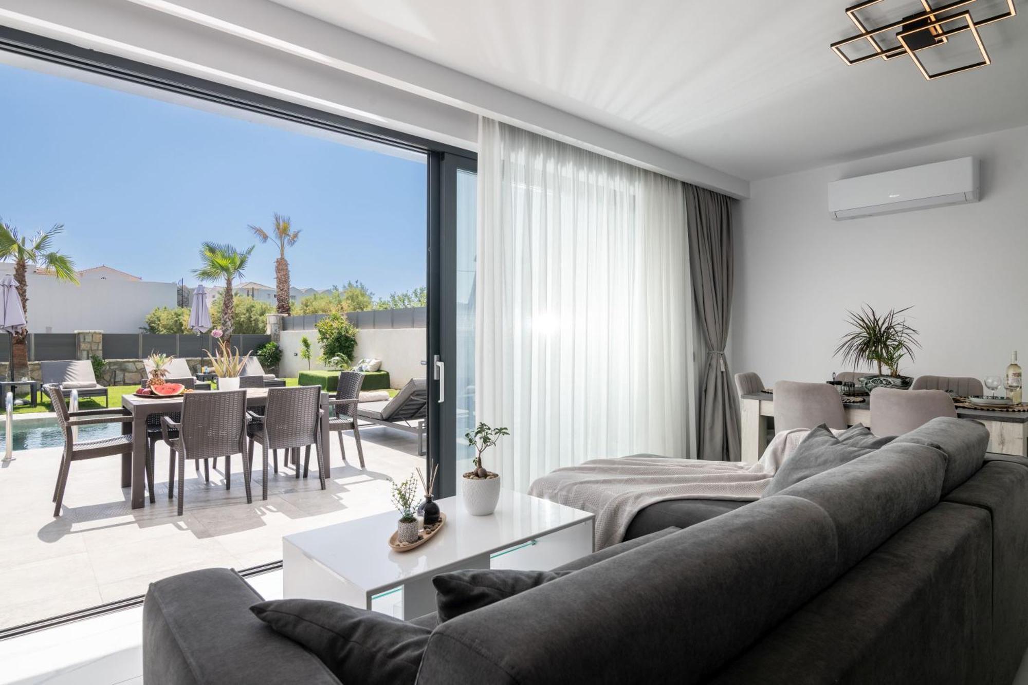 Sunwhite Villas - Private Pool & Cozy Atmosphere, By Zantewize Laganász Kültér fotó