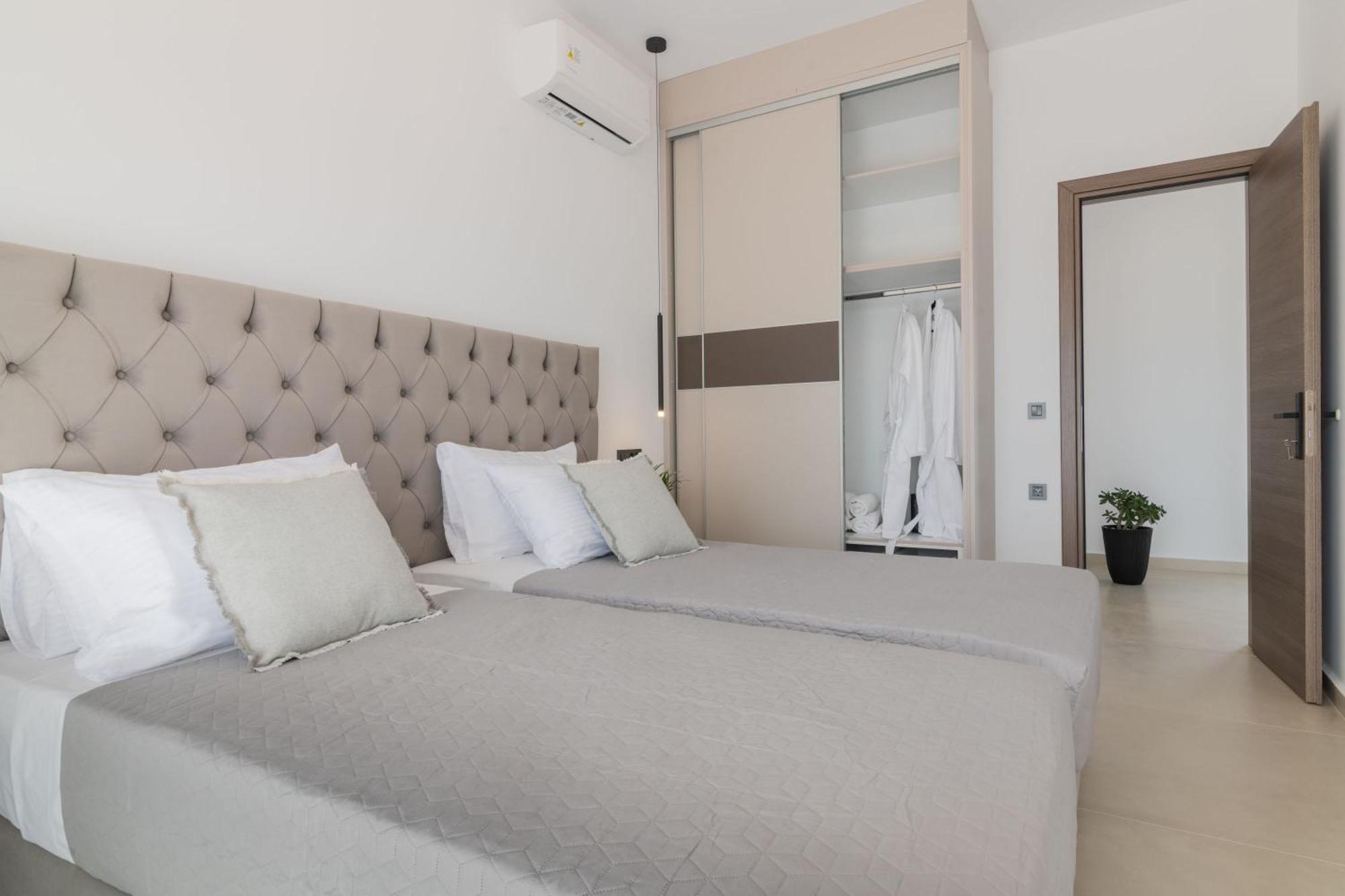 Sunwhite Villas - Private Pool & Cozy Atmosphere, By Zantewize Laganász Kültér fotó