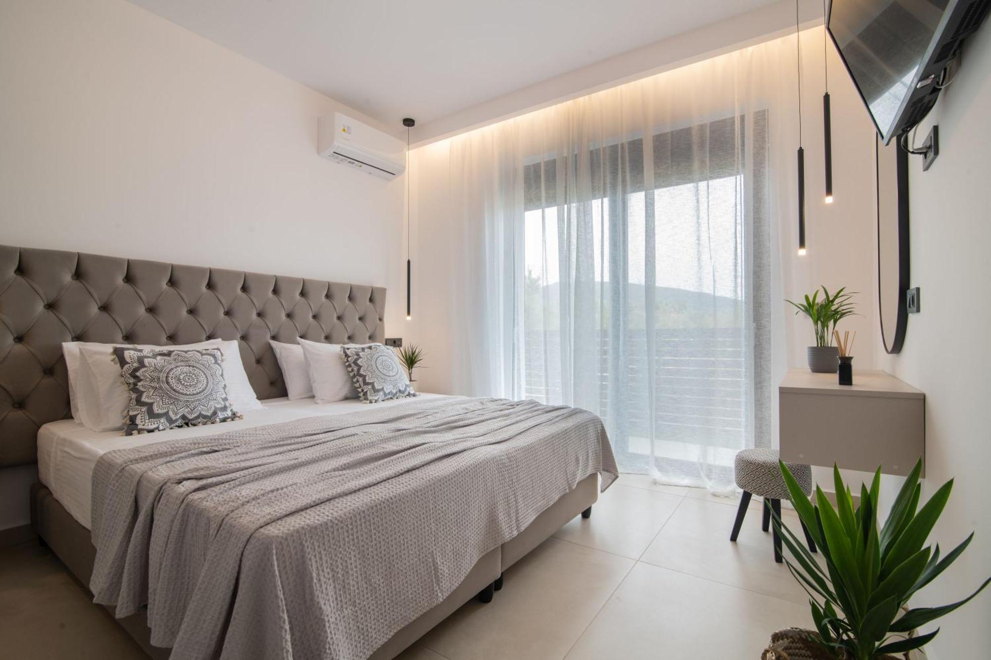 Sunwhite Villas - Private Pool & Cozy Atmosphere, By Zantewize Laganász Kültér fotó